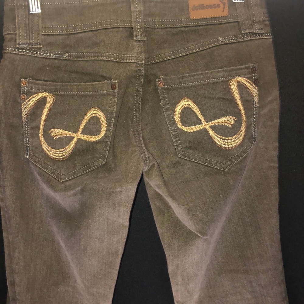 Cute dollhouse jeans.